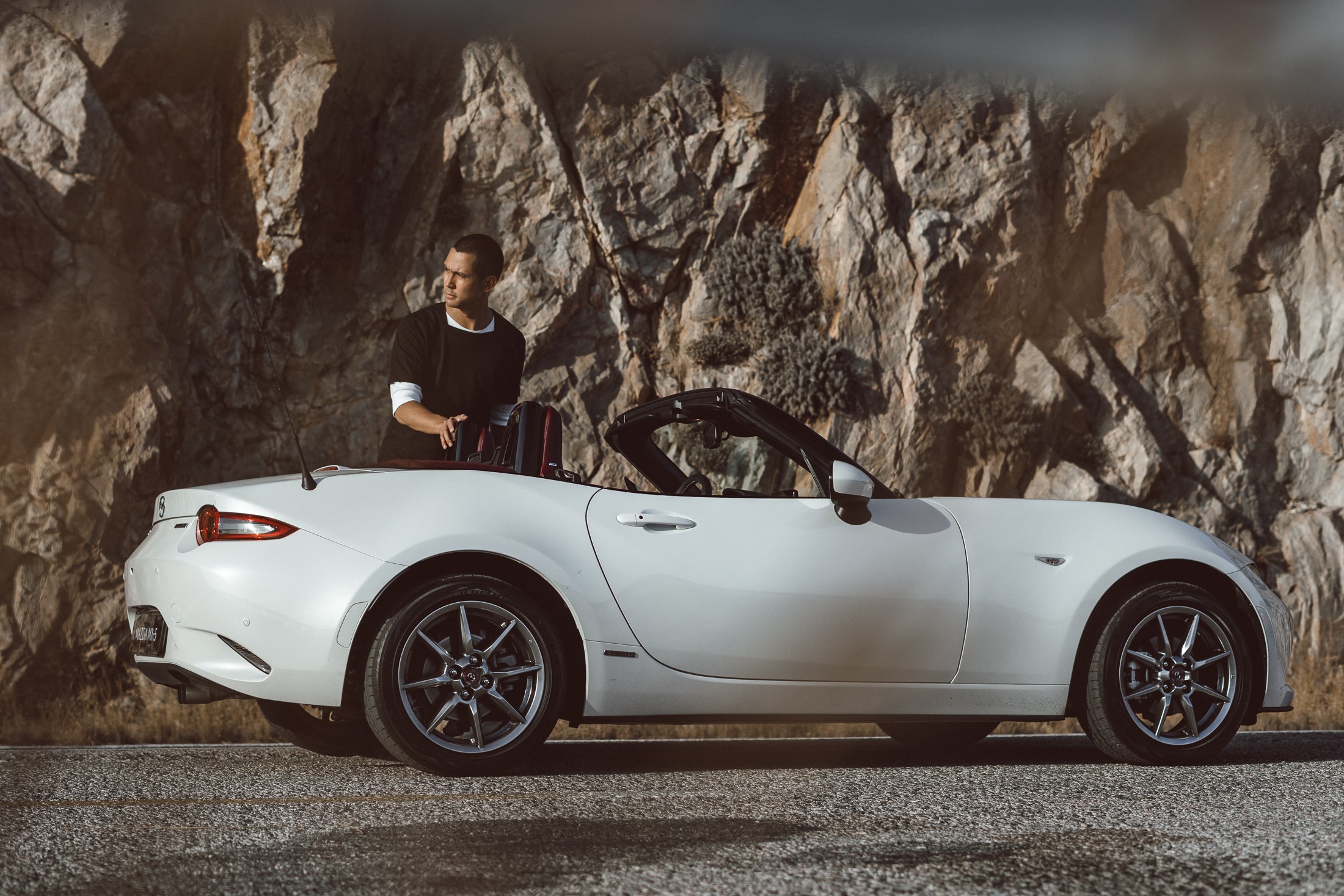 Ο Σωτήρης Κοντιζάς αγαπάει τα γιαπωνέζικα φαγητά και οδηγεί γιαπωνέζικο αυτοκίνητο