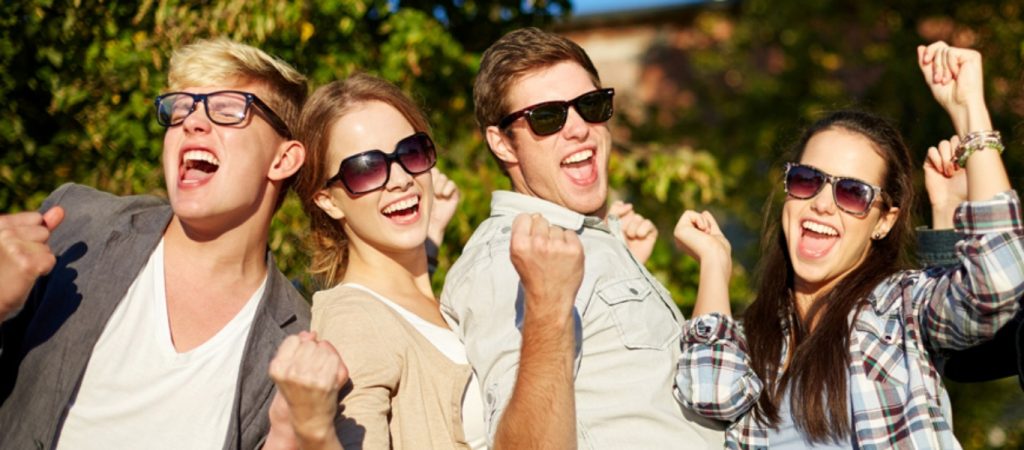 Tα πέντε πράγματα που κάνουν και τα πέντε που αποφεύγουν οι ευτυχισμένοι άνθρωποι