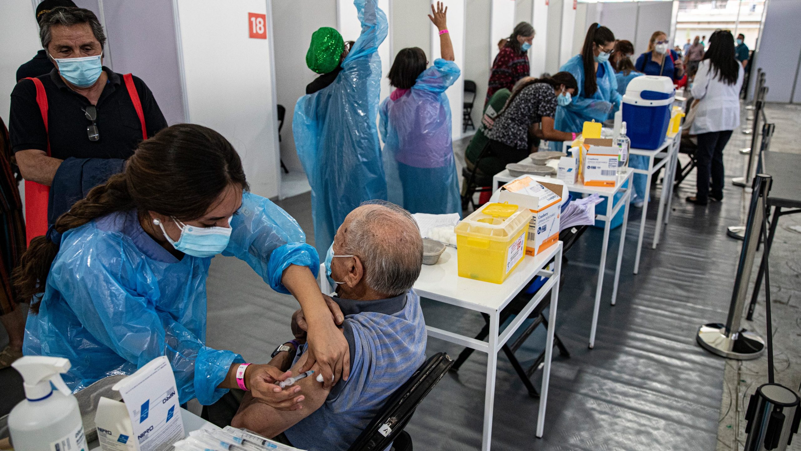 Τι συμβαίνει στην Χιλή; Με 61% του πληθυσμού εμβολιασμένο ραγδαία αύξηση των κρουσμάτων! (βίντεο)
