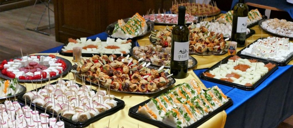 Αυτά είναι τα τρόφιμα που δεν πρέπει να τρώτε ποτέ από έναν μπουφέ