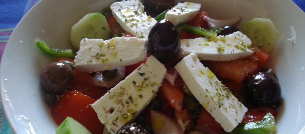 Σε ποιο μέρος της Ελλάδας έφτιαξαν για πρώτη φορά χωριάτικη σαλάτα;
