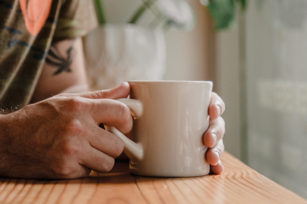Αυτό είναι το ρόφημα «θάνατος» που όλοι καταναλώνουμε – Γιατί πρέπει να το αποφεύγουμε