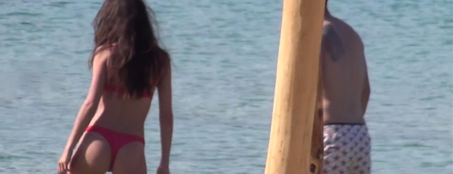 «Φωτιά» στη Μύκονο έβαλε η σύντροφος του Alessio Romagnoli με το «καυτό» μαγιό της (βίντεο)