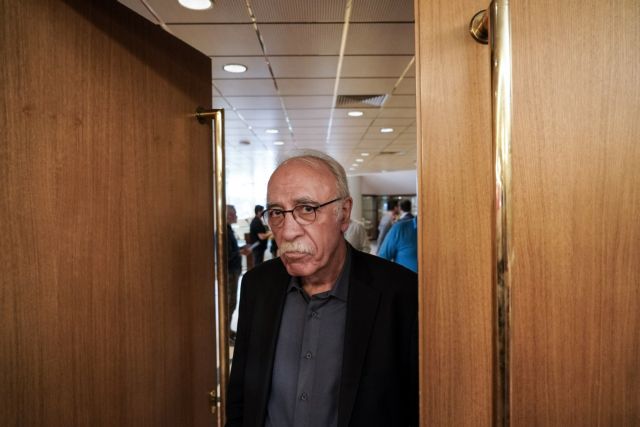 Δ.Βίτσας: «Ας μας απαντήσει ο κόσμος… είστε μα@@κες και γι΄ αυτό δεν θέλουμε να γραφτούμε στις οργανώσεις σας»