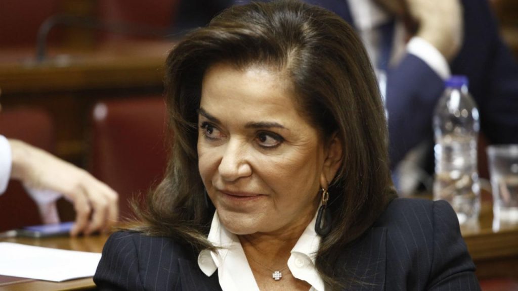 Αμήχανη η Ντόρα σε ερωτήσεις του γνωστού σεφ Λ.Λαζάρου για το εμβόλιο: «Θα ζητάνε πιστοποιητικό και στα ΜΜΜ;»