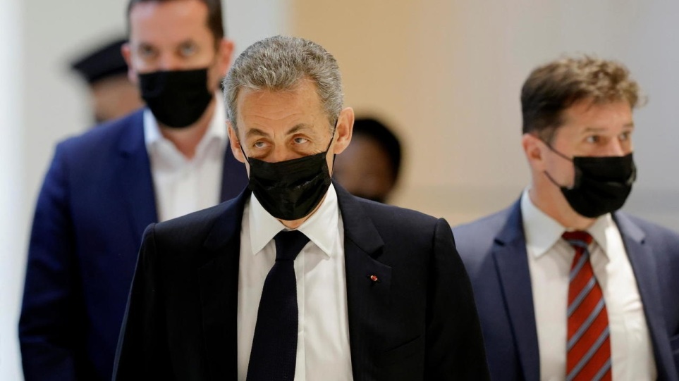 Κατέθεσε ο Σαρκοζί – Αρνείται κάθε ευθύνη για τις παράνομες χρηματοδοτήσεις