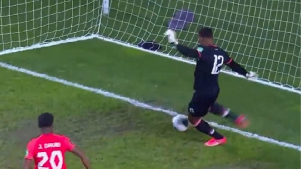 Επική γκάφα και απίστευτο αυτογκόλ από τερματοφύλακα! (βίντεο)