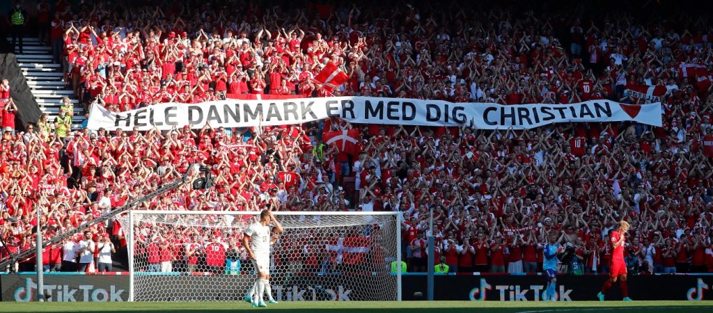Euro 2020: Συγκινητικές στιγμές προς τιμήν του Κ.Έρικσεν στην αναμέτρηση Δανία – Βέλγιο (φώτο – βίντεο)