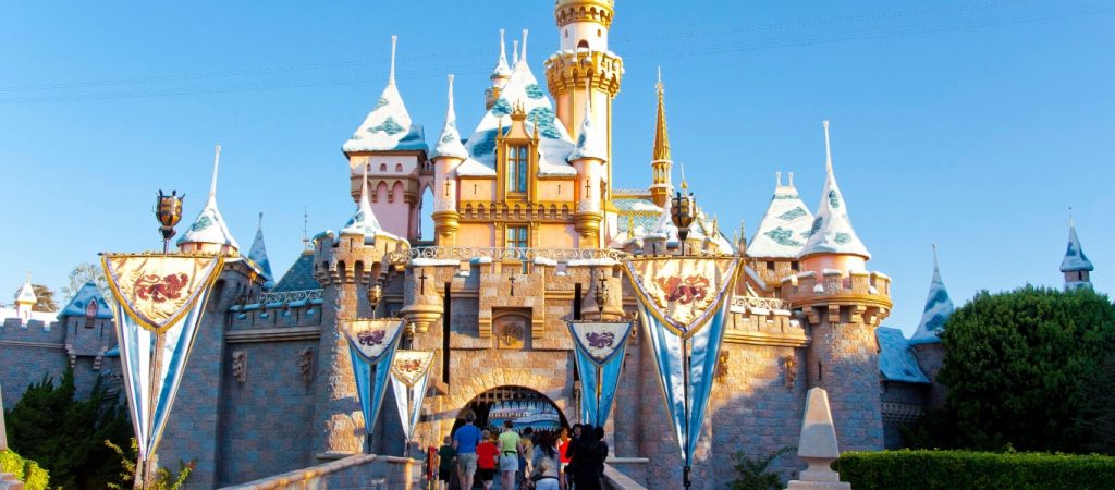 Γαλλία: Άνοιξαν οι πύλες της Disneyland – Μέτρα προστασίας εφαρμόζουν οι υπεύθυνοι