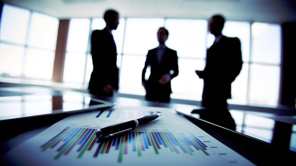 Εργασιακό νομοσχέδιο: Αναλυτικά οι κλάδοι & τα καταστήματα που επιτρέπεται να εργαστούν Κυριακή