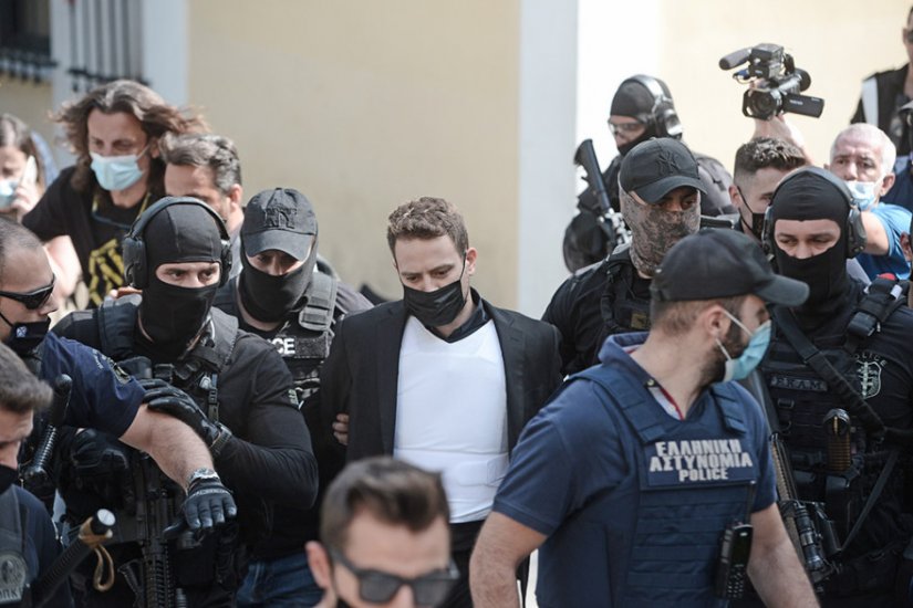 Γλυκά Νερά: Στην Ευελπίδων με αλεξίσφαιρο ο 33χρονος δολοφόνος – Πήρε προθεσμία μέχρι την Τρίτη (βίντεο-φωτό)