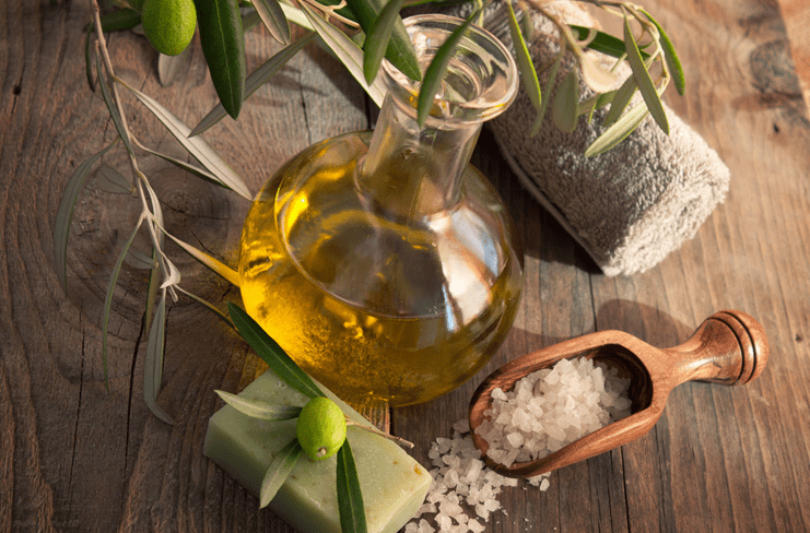 Ανακατέψτε λίγο αλάτι με ελαιόλαδο και «εξαφανίστε» τον πόνο για τα επόμενα πέντε χρόνια!