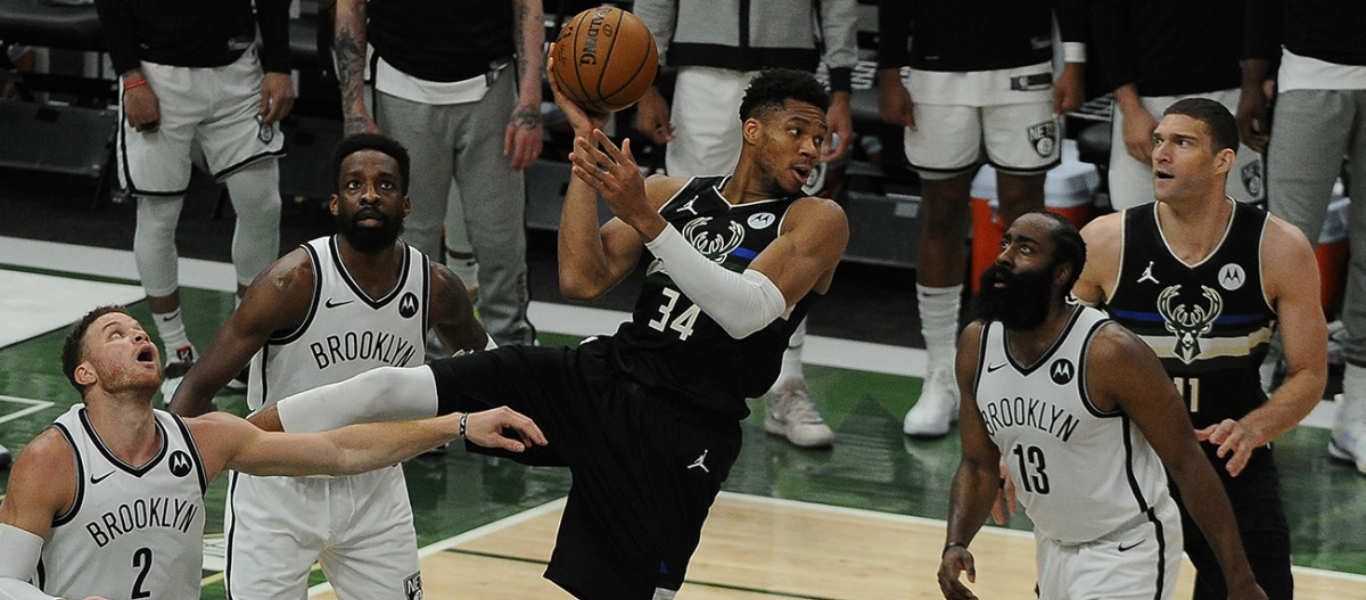 ΝΒΑ: Ηγετική εμφάνιση από Μίντλετον και Γιάννη – Έστειλαν την σειρά με τους Νετς σε 7ο ματς