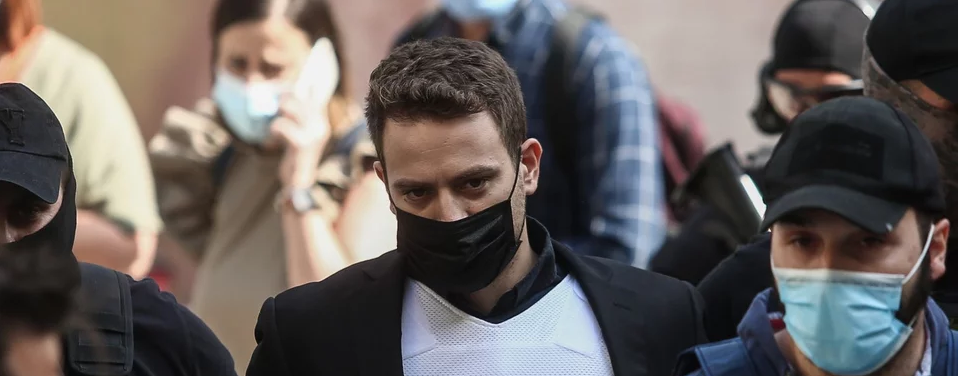 Σοκάρει η απολογία του πιλότου: «Την Καρολάιν σκότωσε η… σφικτή αγκαλιά μου – Σκέφτηκα να εξαφανίσω το πτώμα»