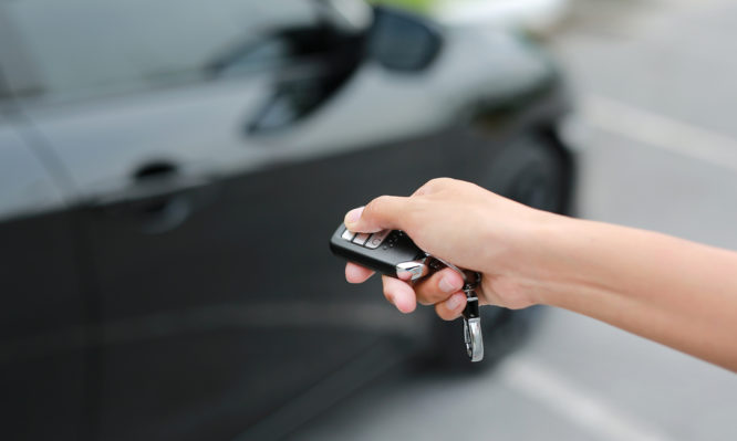 «Κλείδωσα; Ας ελέγξω πάλι…» – Τι πυροδοτεί τη συνήθεια που έχουμε σχεδόν όλοι