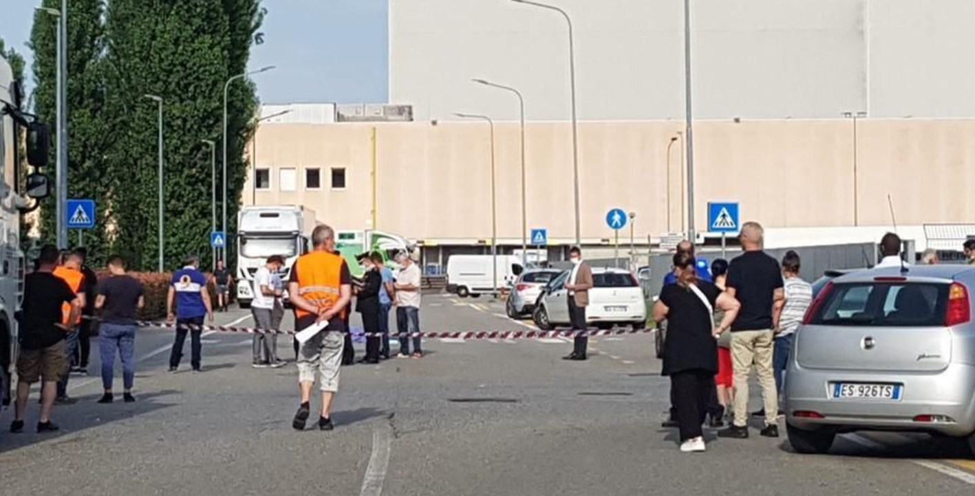 Ιταλία: Οδηγός φορτηγού παρέσυρε και σκότωσε συνδικαλιστή σε απεργία (βίντεο)