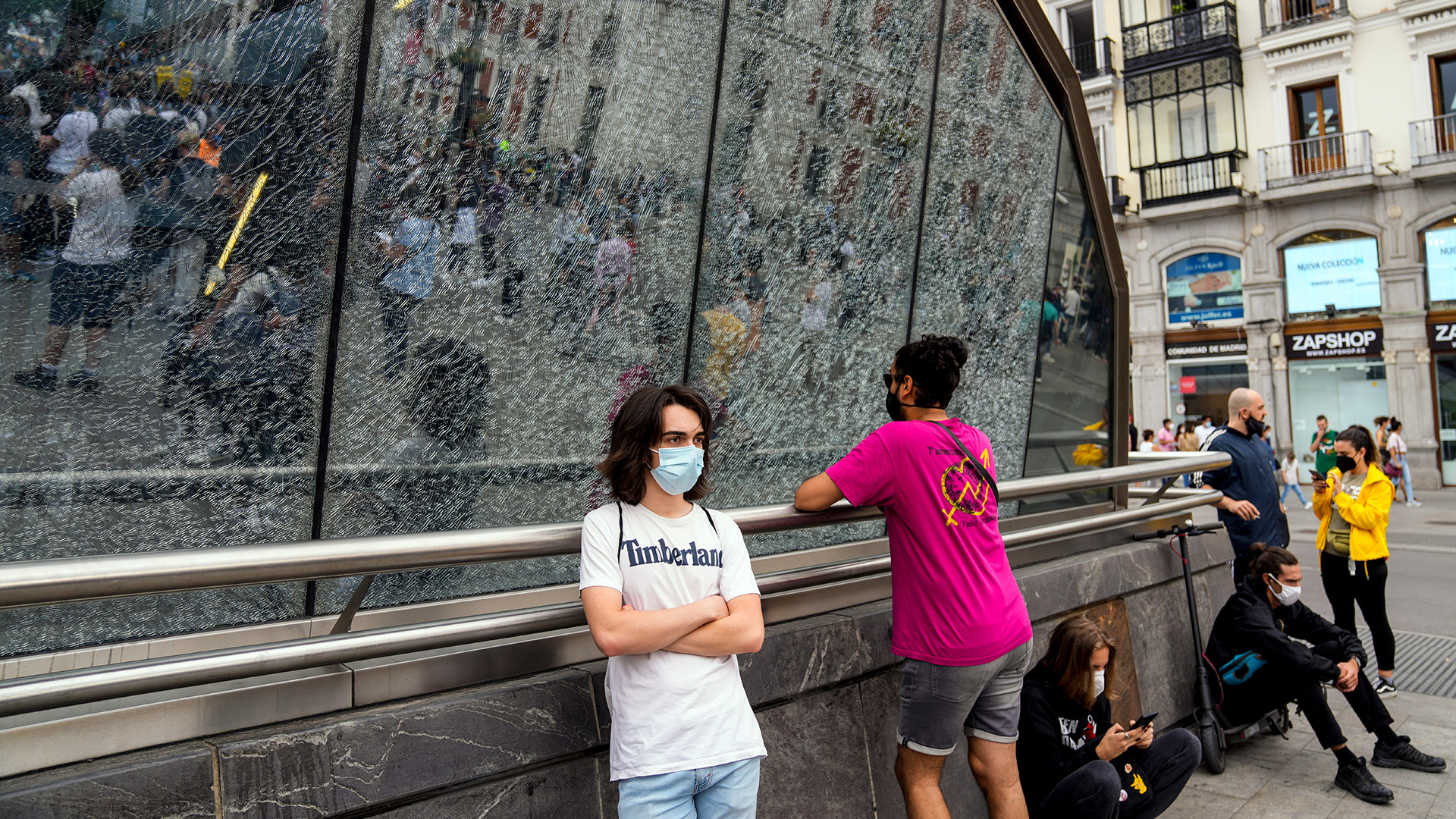 Η Ισπανία αίρει την υποχρεωτική χρήση μάσκας σε εξωτερικούς χώρους από 26 Ιουνίου