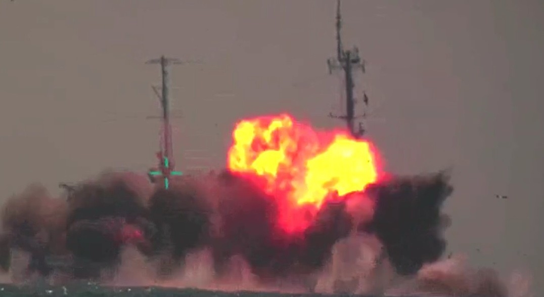 Επιτυχημένη βολή του τουρκικού πυραύλου ATMACA κατά παροπλισμένου πλοίου (βίντεο)