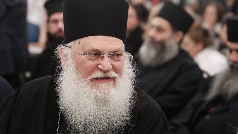 Σε σταθερή κατάσταση και διασωληνομένος ο ηγούμενος Εφραίμ