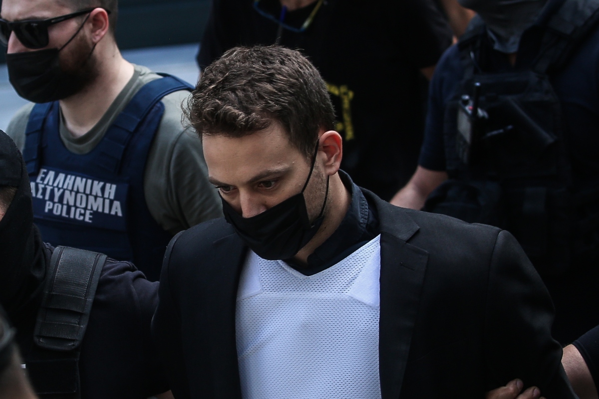 Δικηγόρος Μπάμπη Αναγνωστόπουλου: «Παρακαλώ να μην υπάρχει ανθρωποφαγία»