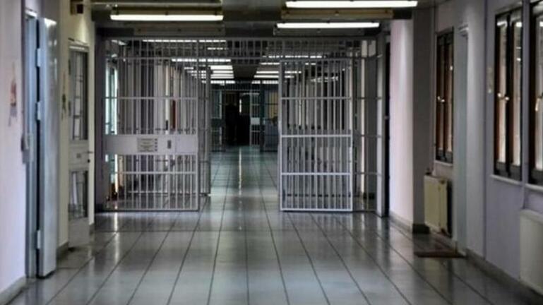 Μαχαίρια, χάπια και μπουκάλια κρασί βρέθηκαν σε αιφνιδιαστική έρευνα στις φυλακές Λασιθίου