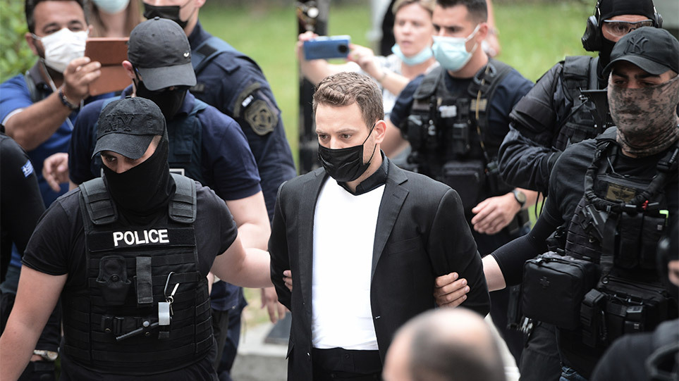 Δικηγόρος πιλότου: «Έχει ζητήσει συγγνώμη για το έγκλημα, τον ενδιαφέρει μόνο το παιδί»