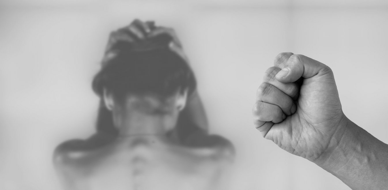 Ενδοοικογενειακή βία και lockdown: Μια «πανδημία» μέσα στην πανδημία και το έγκλημα στα Γλυκά Νερά