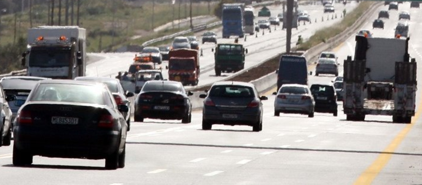 Επιστροφή εκδρομέων: Αυξημένη η κίνηση στην Εθνική οδό Αθηνών – Κορίνθου (φώτο)