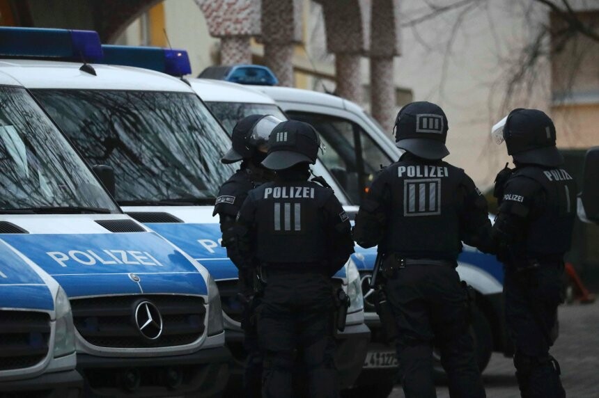 Γερμανία: Πυροβολισμοί στο Βερολίνο – Τρεις τραυματίες – Ξέφυγε ο δράστης