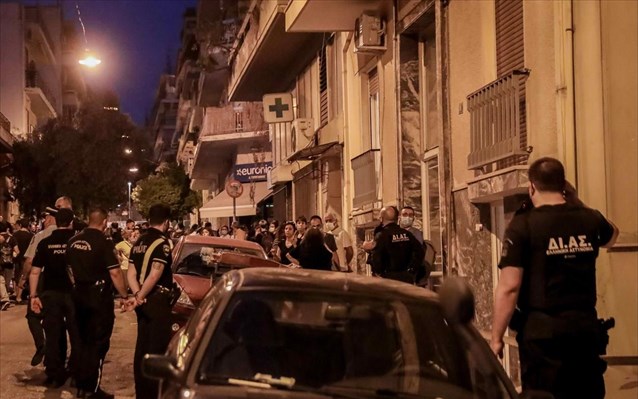 Καταγγελία για βιασμός 50χρονης στα Πετράλωνα: «Με βίασε και με χτύπησε πολλές φορές» λέει στην κατάθεσή της