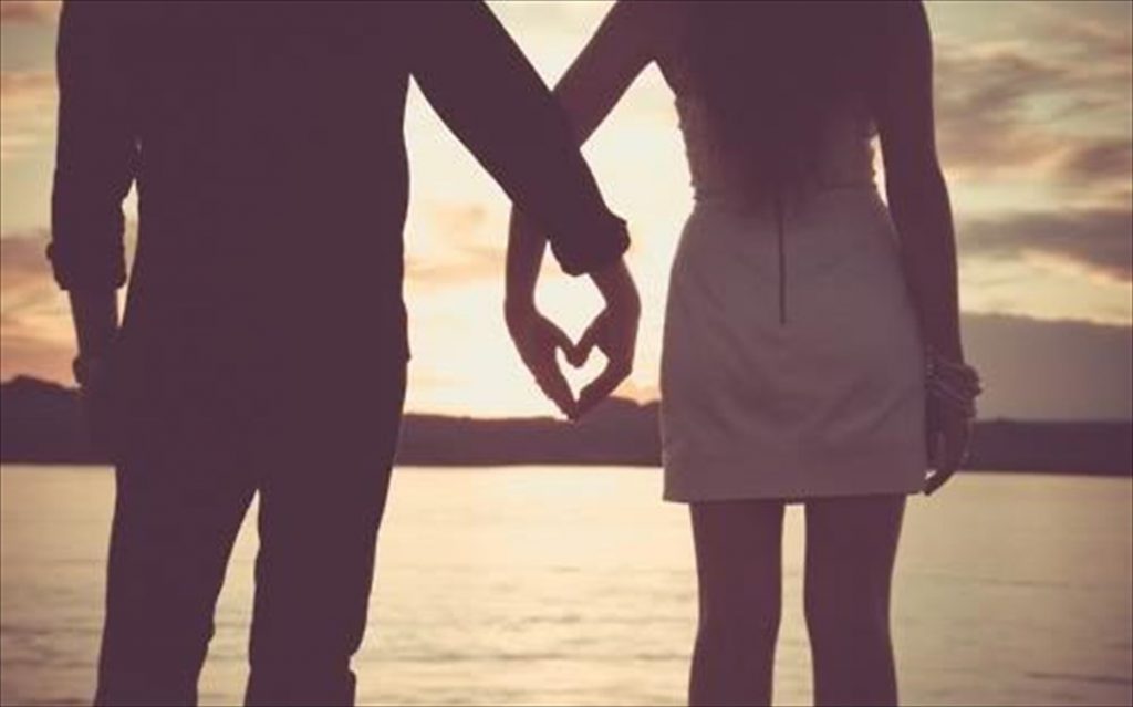 Τέσσερα καθημερινά πράγματα που φθείρουν τη σχέση σου χωρίς να το καταλαβαίνεις