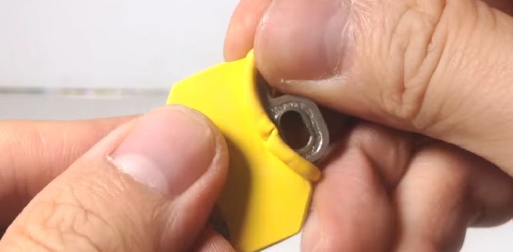 Απίθανα καθημερινά κόλπα που θα σας «λύσουν» τα χέρια (βίντεο)