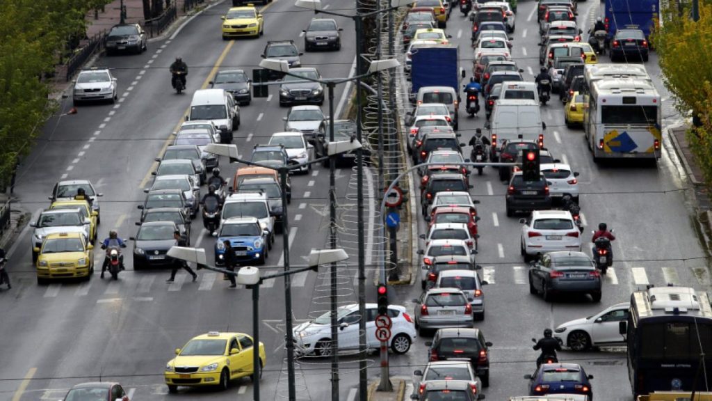 Τροχαία: «Καμπάνα» σε 330 οδηγούς που κινούνταν χθες στην Λωρίδα Έκτακτης Ανάγκης