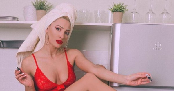 Ιωάννα Τούνη: «Είμαι ελεύθερη προς το παρόν – Εγώ και η πάρτη μου»