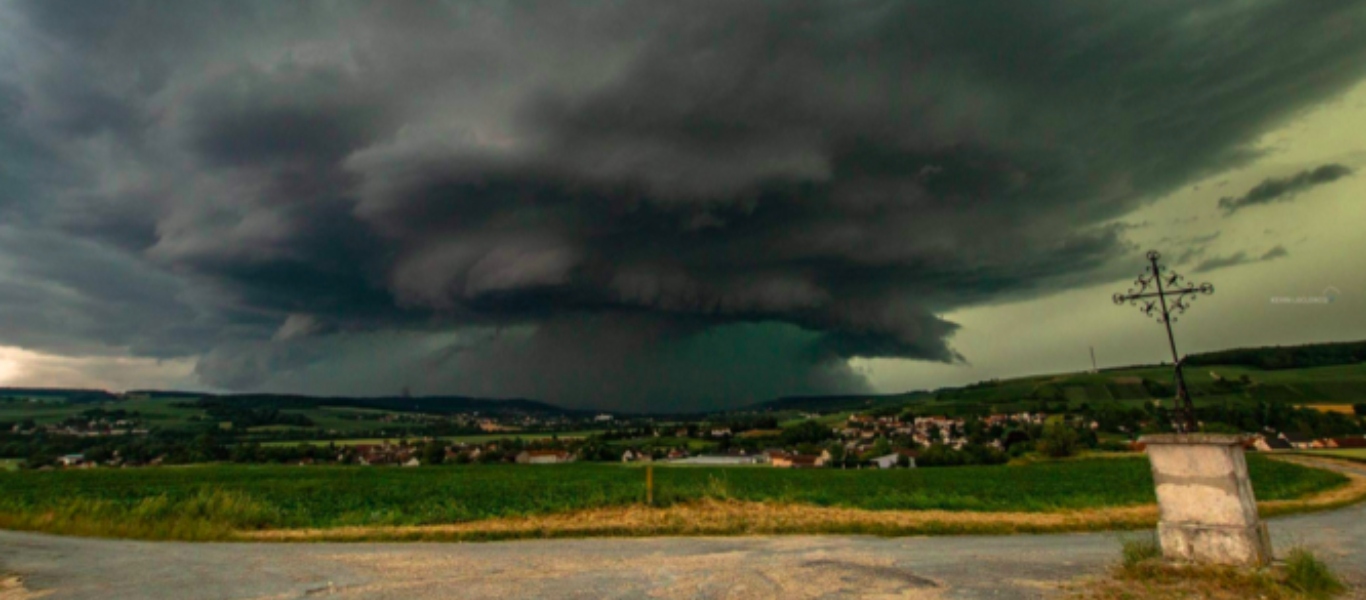 Γαλλία: Ισχυρή καταιγίδα στο Μποβέ – Αγνοείται ένα 17χρονο αγόρι