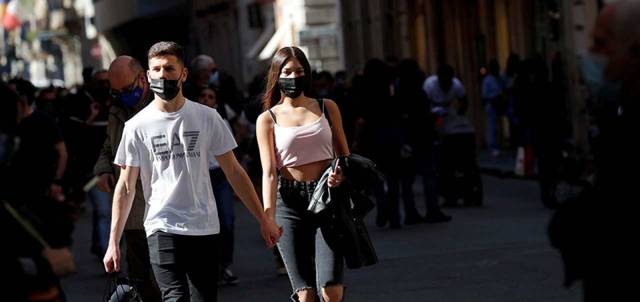 Τέλος στην απαγόρευση κυκλοφορίας και στη χρήση μάσκας σε εξωτ. χώρους- Τι θα ανακοινώσει σήμερα ο Ν.Χαρδαλιάς (upd)