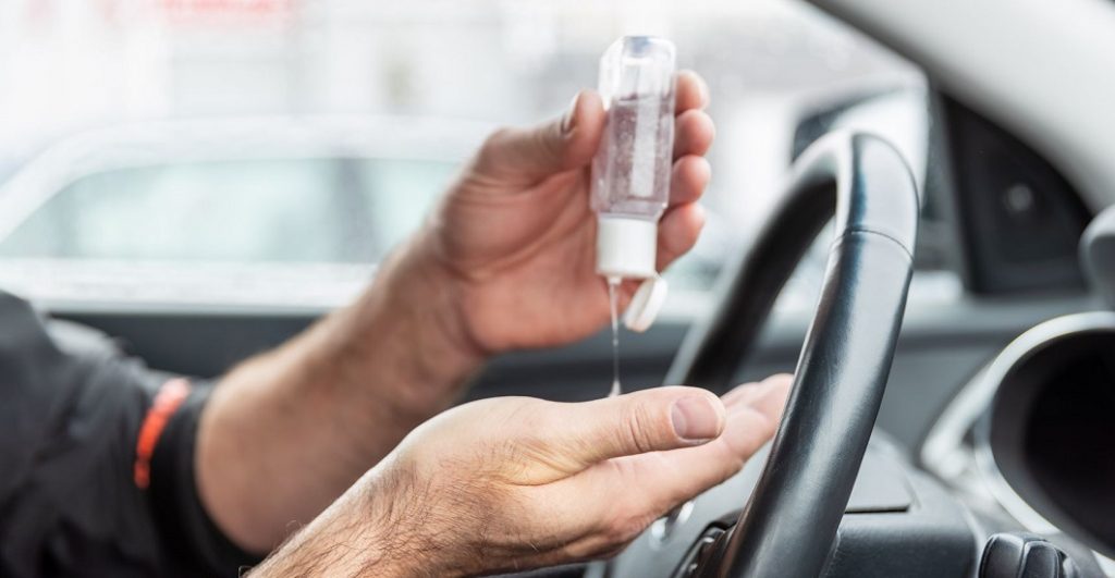 «Καμπανάκι» από την Πυροσβεστική για το αντισηπτικό στο αυτοκίνητο – Κίνδυνος ανάφλεξης