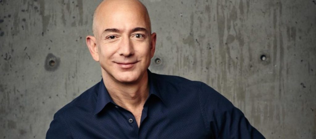 Πάνω από 80.000 άνθρωποι υπογράφουν για να μην επιστρέψει ο Τ.Μπέζος από το διάστημα – «Φύγε και μην ξαναγυρίσεις»