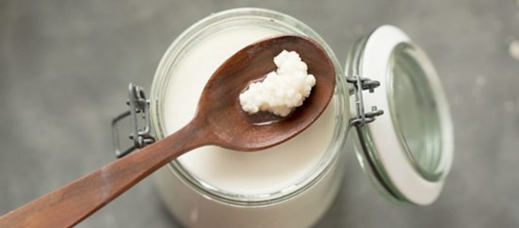 Δείτε πόσες θερμίδες έχει το κεφίρ και ποια τα οφέλη του για τον οργανισμό
