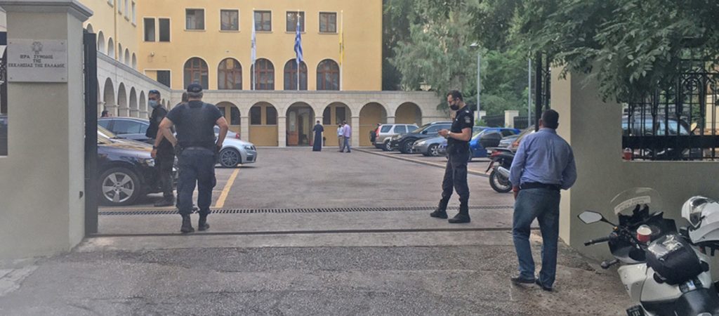 Καταδικάζουν την επίθεση στη Μονή Πετράκη οι πολιτικοί – «Πρόκειται για μία αποτρόπαια πράξη»