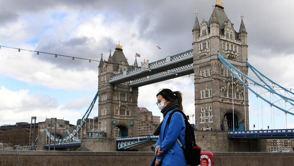 Η Βρετανία επιθυμεί να επιτρέψει στους πολίτες να ταξιδεύουν και πάλι στο εξωτερικό