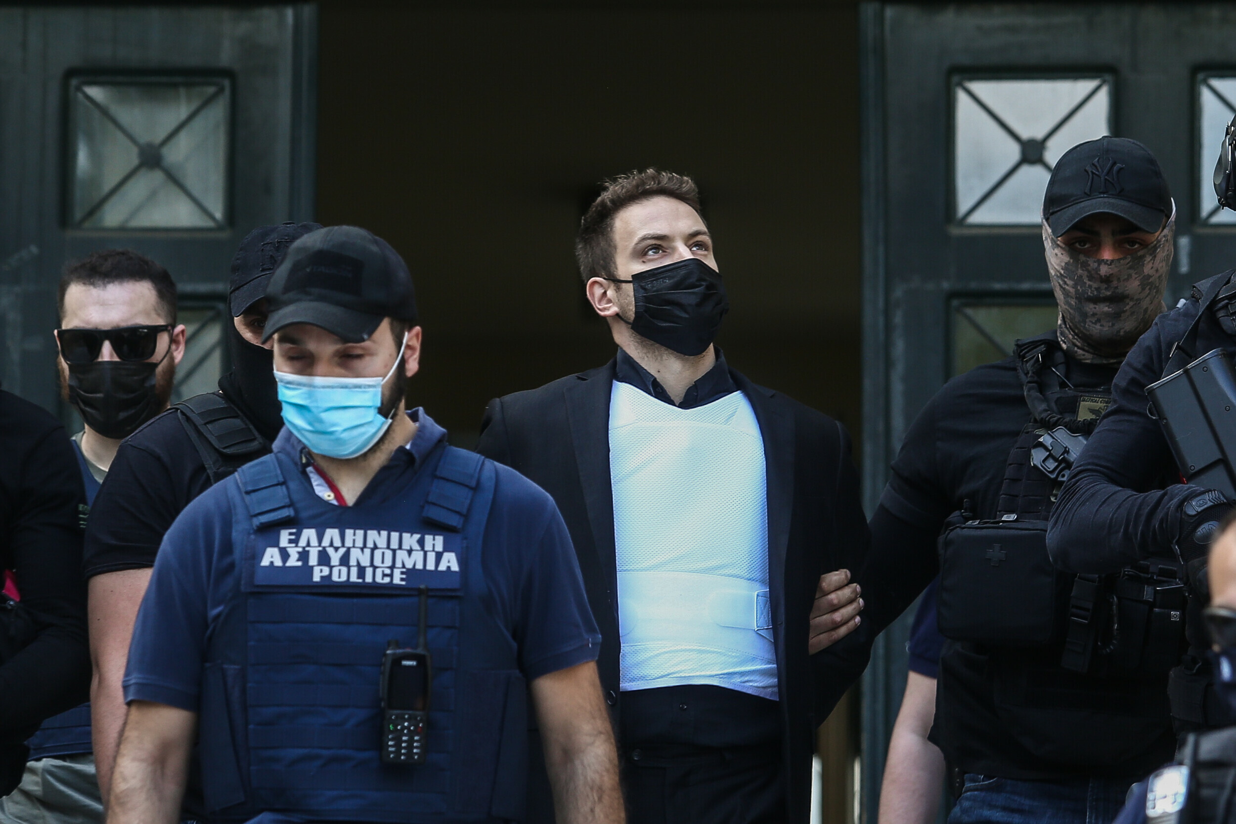 Αποκαλύψεις για Γλυκά Νερά: Υπάρχει συνεργός; – «Πιθανόν ήταν έξω από το σπίτι» λέει ο Θ.Κατερινόπουλος (βίντεο)