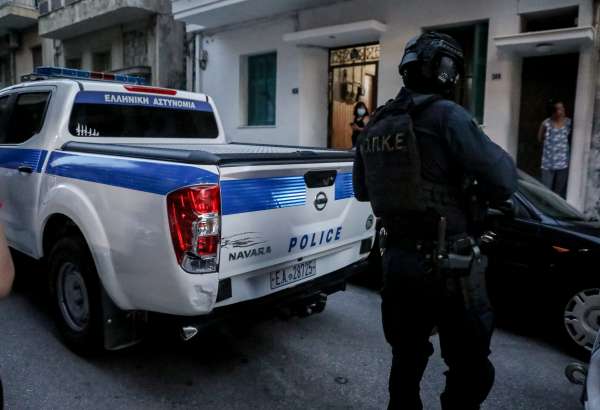 Έφοδος της Αντιτρομοκρατικής σε διαμέρισμα στην Αθήνα – Προσήχθησαν τρία άτομα