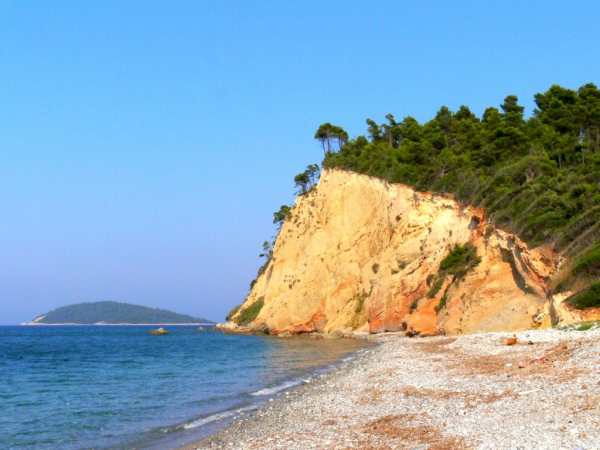 Η «πισίνα» του Αιγαίου σε απόσταση 2 ωρών από την Αθήνα – Εντυπωσιακές εικόνες από ψηλά! (βίντεο)