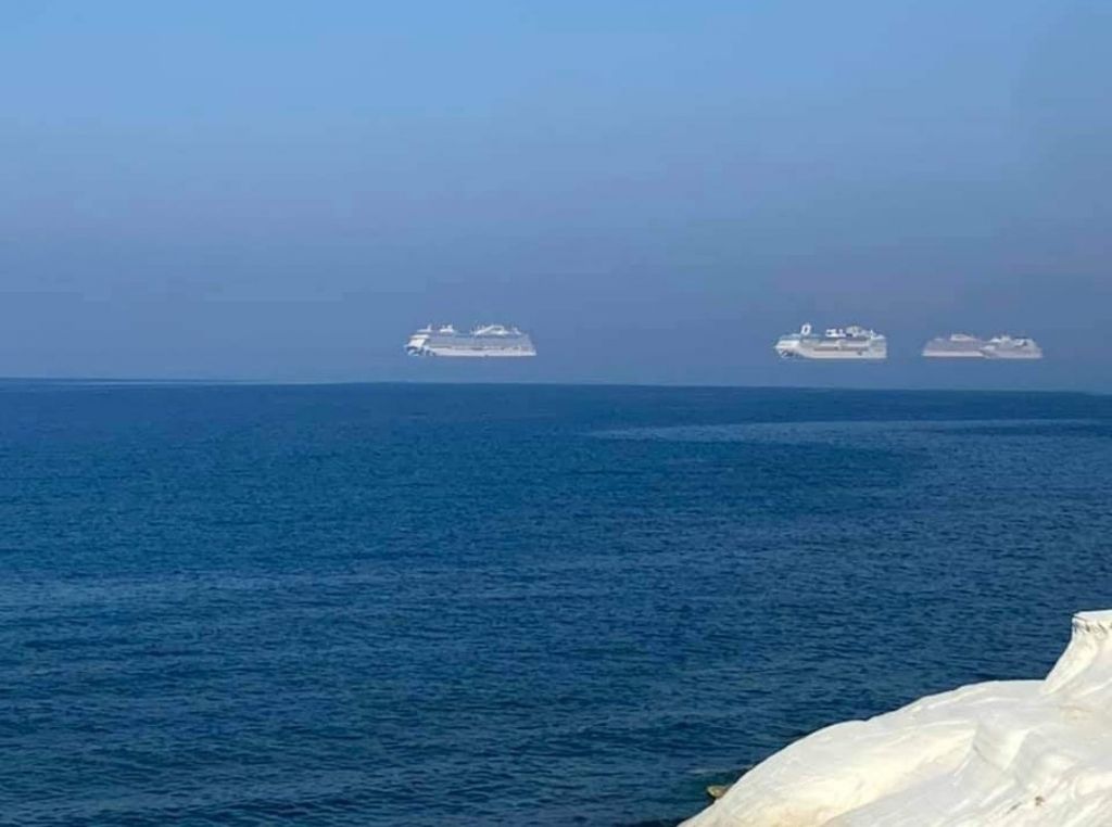 Λεμεσός: Η οφθαλμαπάτη με τα τρία αιωρούμενα πλοία που έγινε viral (φωτο)