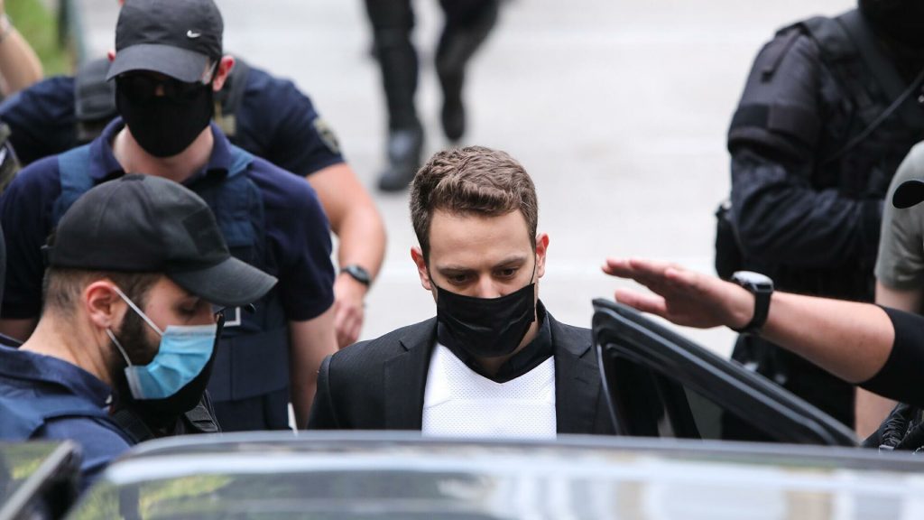 Γλυκά Νερά: Φωτογραφία-ντοκουμέντο από τον συζυγοκτόνο μέσα από τη φυλακή