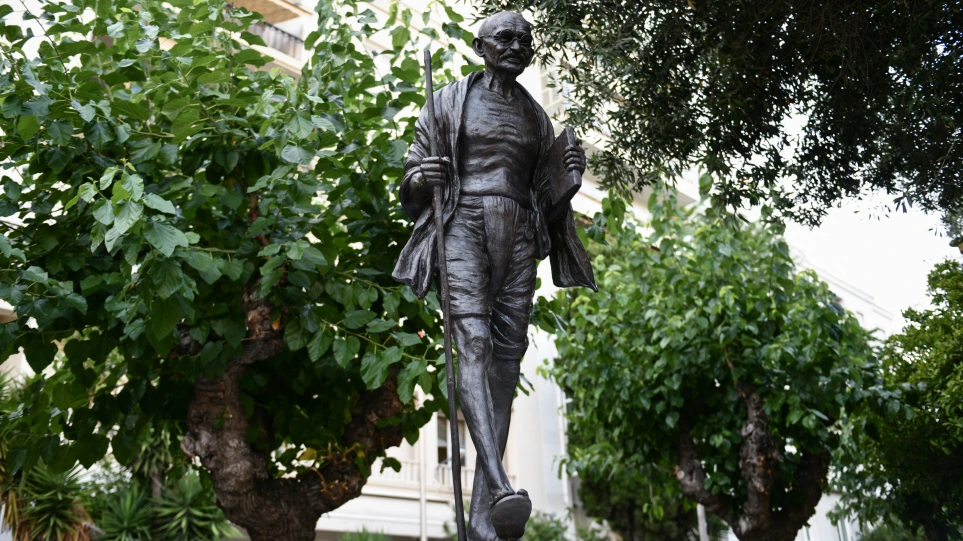 Άγαλμα του Γκάντι απέκτησε η Αθήνα