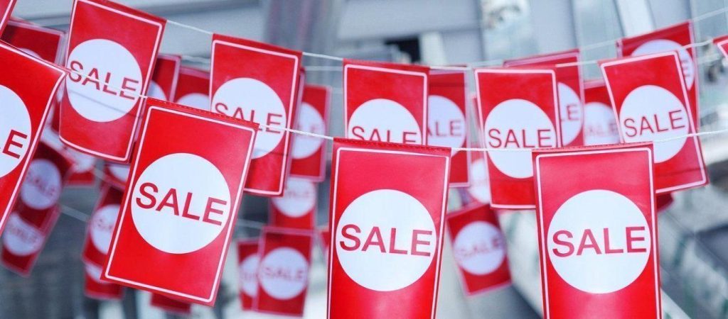 Δείτε πότε θα ξεκινήσουν οι φετινές καλοκαιρινές εκπτώσεις