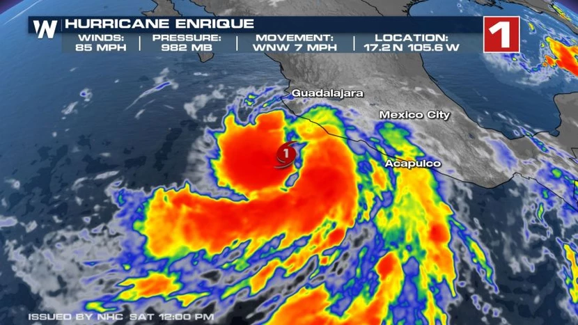 Ο κυκλώνας Ενρίκε απειλεί τις ακτές του δυτικού Μεξικού