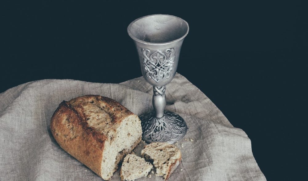 Αυτό το γνωρίζατε; – Γιατί το ψωμί της Θείας Μετάληψης είναι στρόγγυλο;